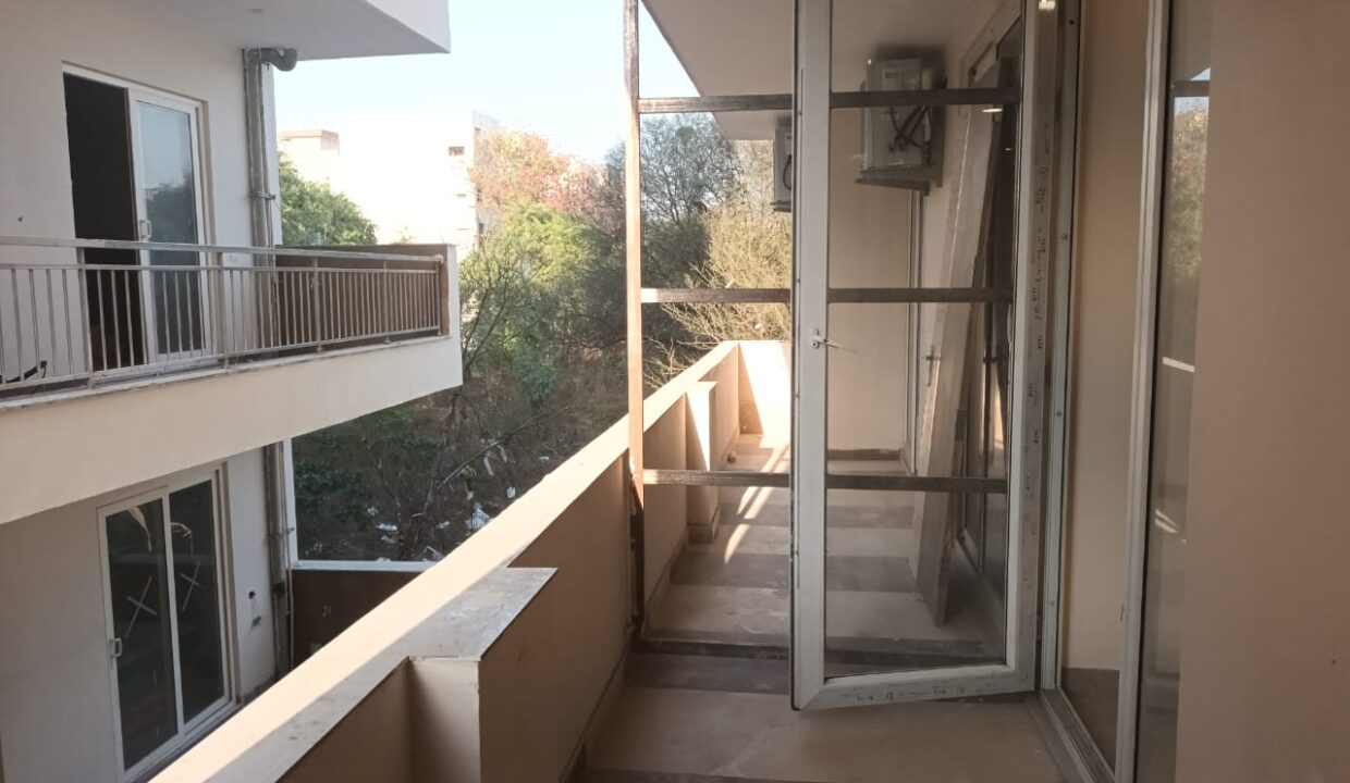 Service Apartments in Sec 43 Gurgaon 2