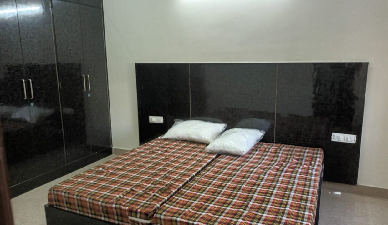 fully-furnished-150-rooms-on-lease-in-sec-50-gurgaon-03