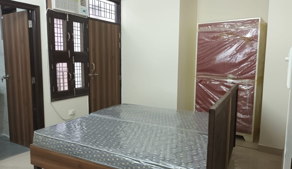 70-rk-apartments-on-rent-rangpuri-near-manipal-pur-new-delhi-02