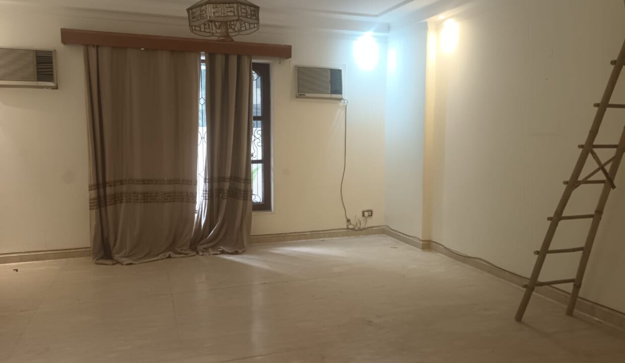 9-bedroom-flat-for-rent-south-delhi-greater-kailash-ii-03